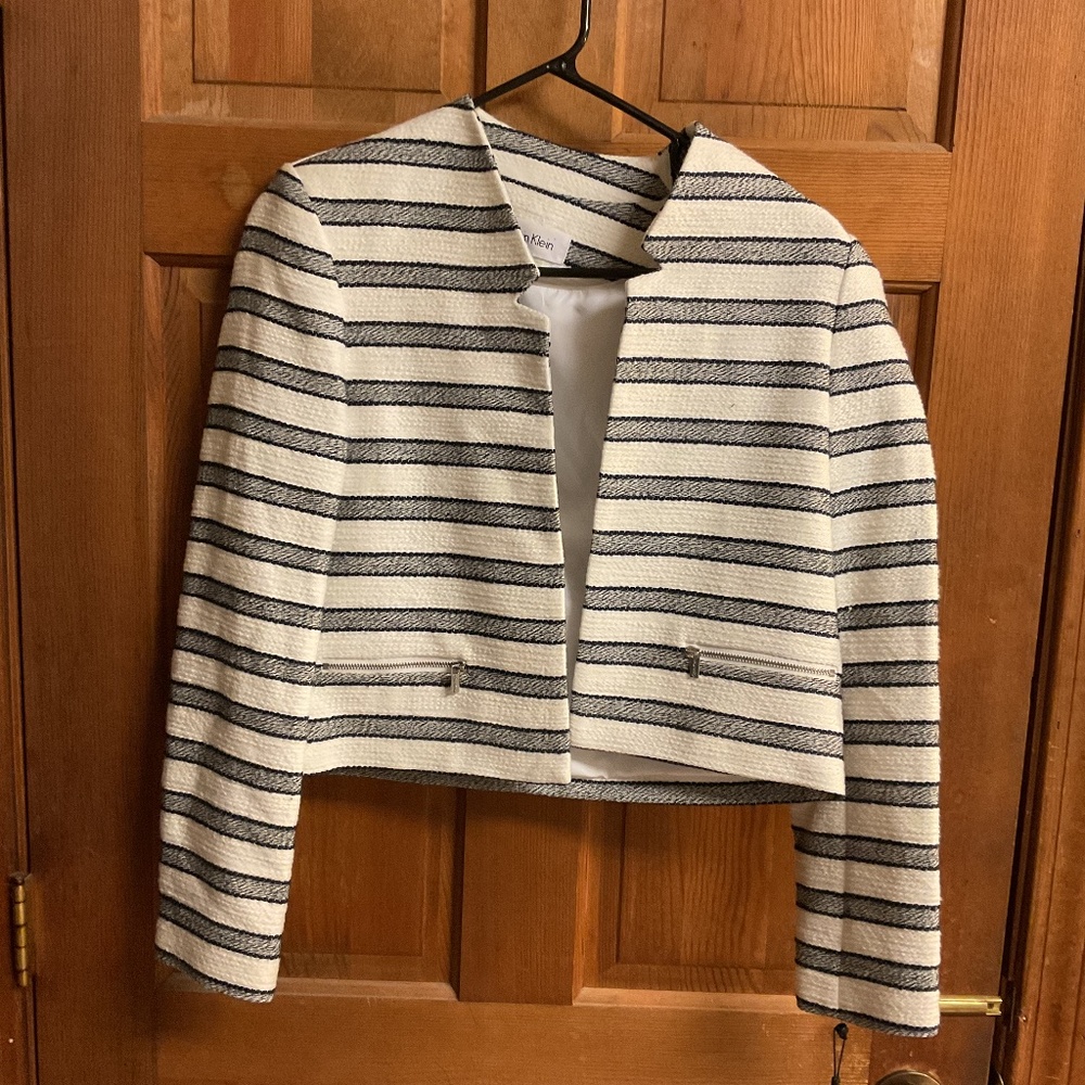 Calvin Klein Women’s Size 4 Cropped Blazer